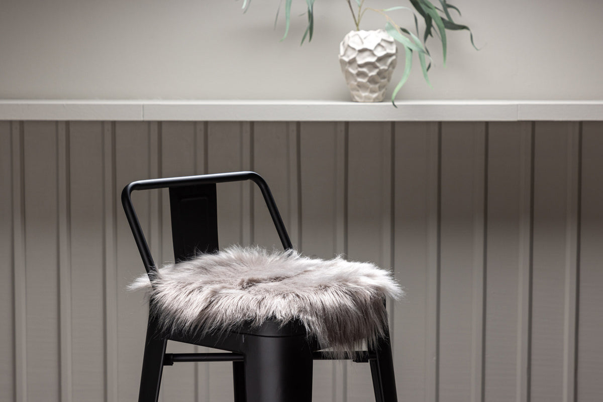 Katy Kissen in Grau präsentiert im Onlineshop von KAQTU Design AG. Sitzkissen ist von Venture Home