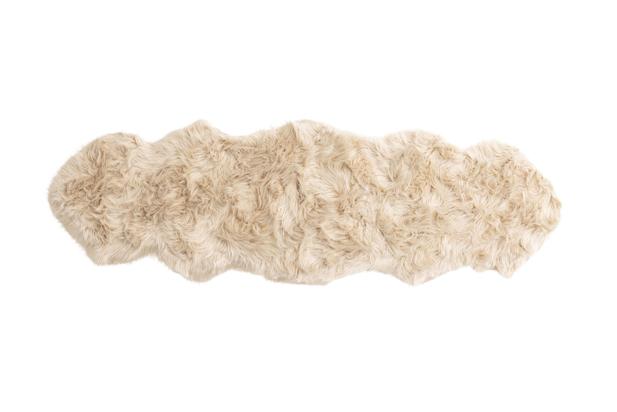 Katy Decke in Beige präsentiert im Onlineshop von KAQTU Design AG. Fell ist von Venture Home