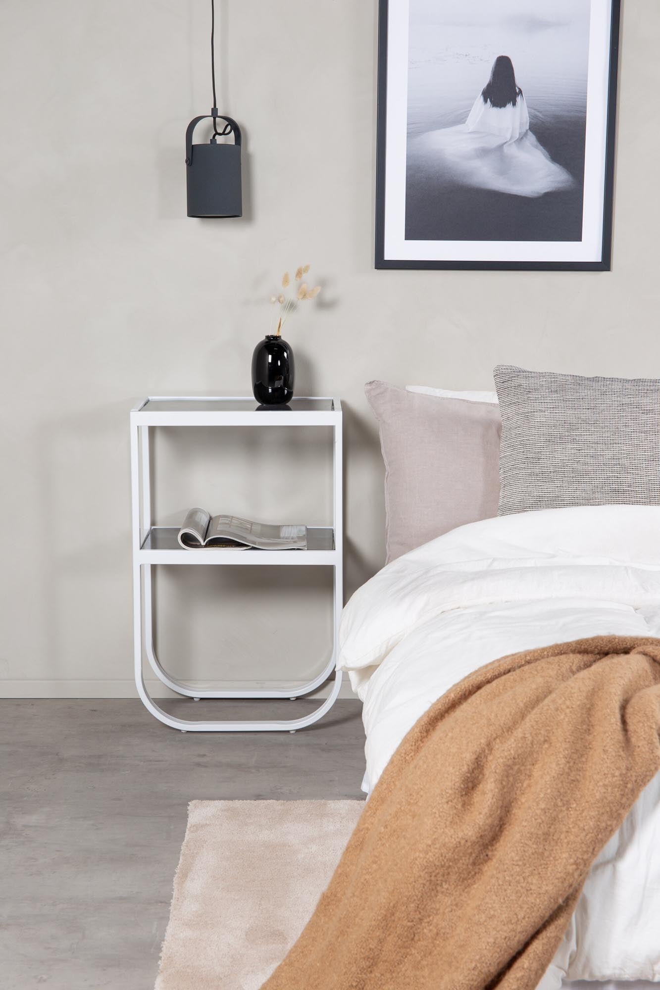 Moderner Rocker Nachttisch von Venture Home für stilvolle Akzente.