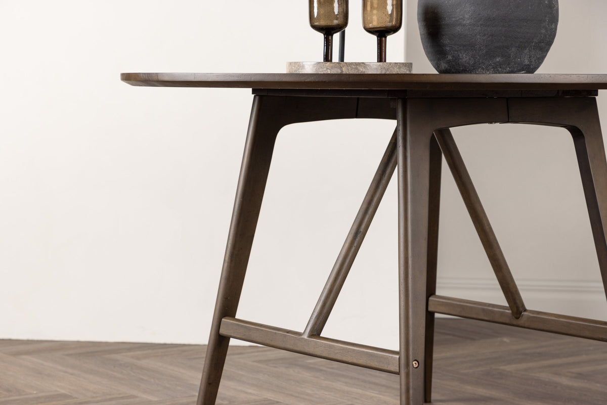 Kaseindon Tisch in Dunkelbraun präsentiert im Onlineshop von KAQTU Design AG. Esstisch ist von Venture Home