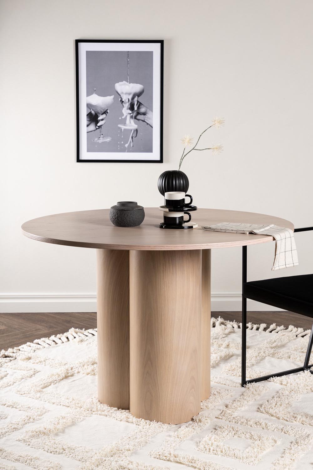 Olivia Esstisch in Tünchen präsentiert im Onlineshop von KAQTU Design AG. Esstisch ist von Venture Home