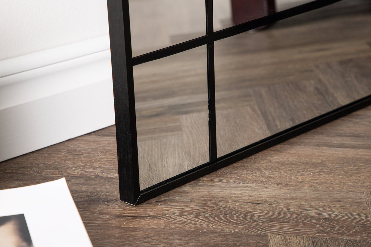 Lake Spiegel in Schwarz präsentiert im Onlineshop von KAQTU Design AG. Spiegel ist von Venture Home