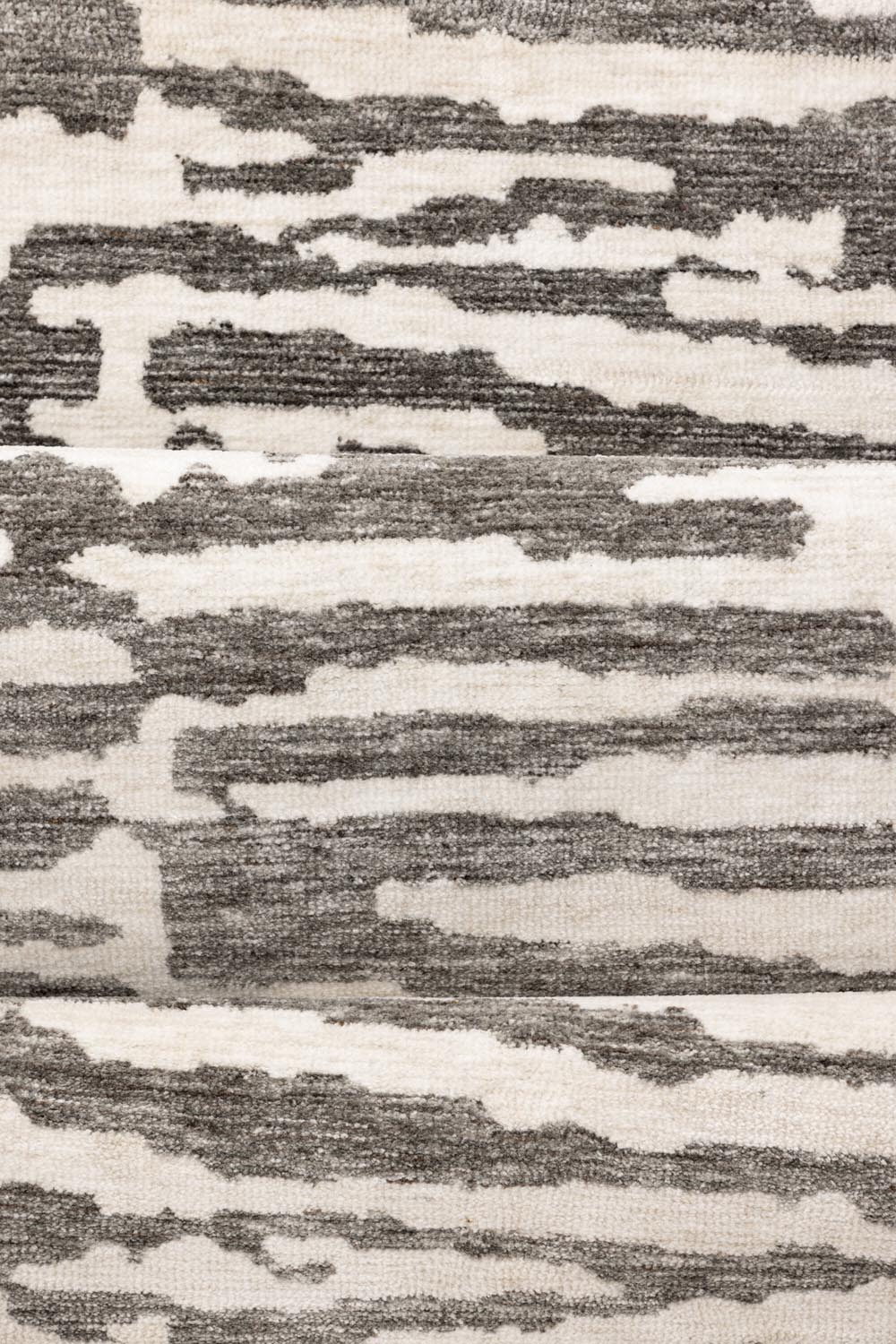 Milos Teppich in Grau präsentiert im Onlineshop von KAQTU Design AG. Teppich ist von Venture Home