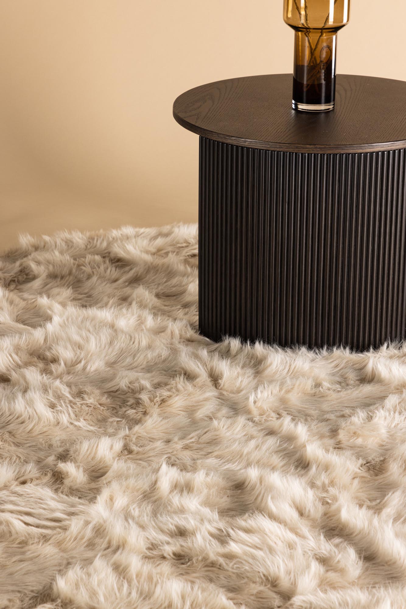 Die Katy Decke von Venture Home vereint Eleganz und Komfort. Hergestellt aus hochwertigem Acryl, ist sie pflegeleicht und vielseitig einsetzbar.