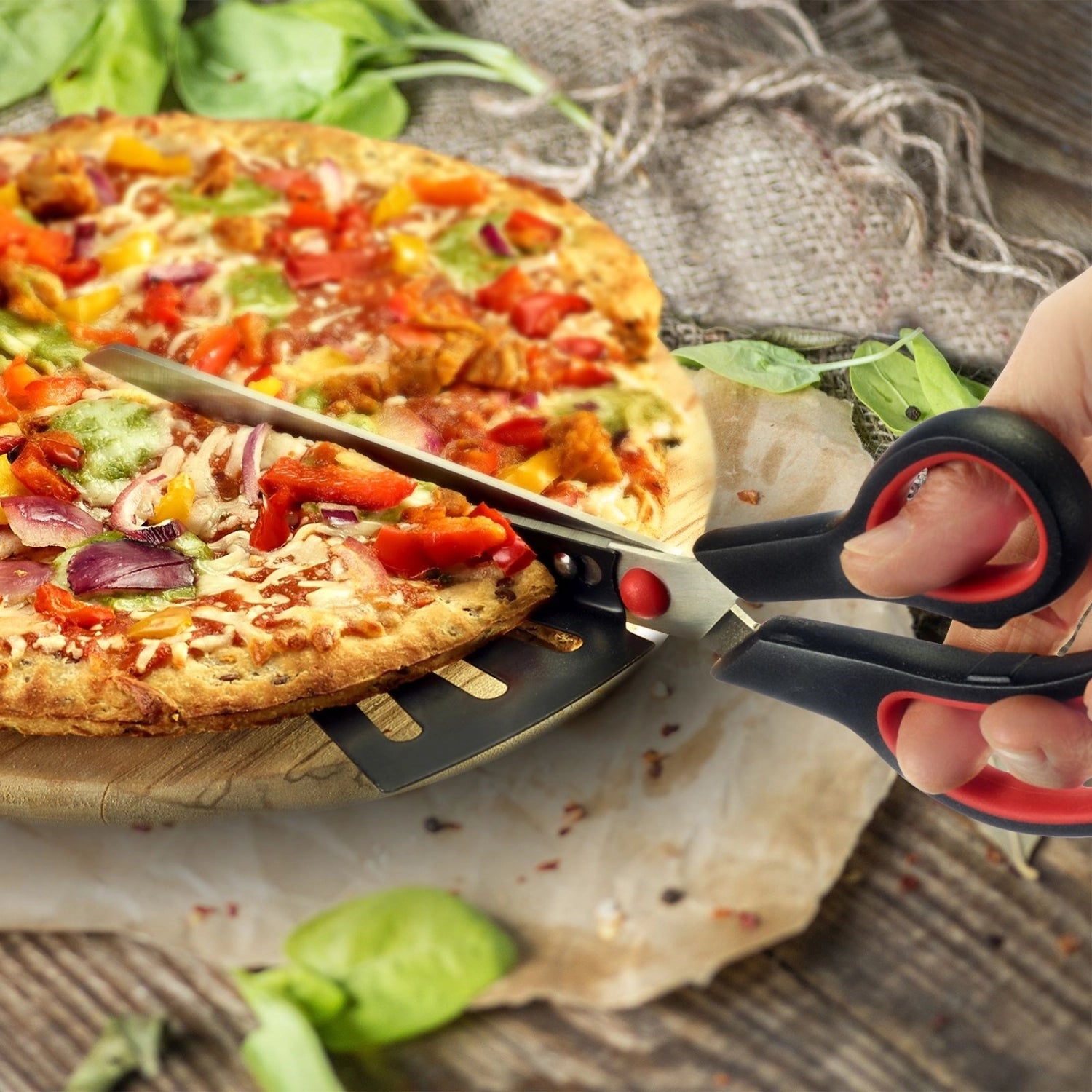 Pizzaschere Antonio von Westmark, ideal zum Schneiden von Pizza, mit ergonomischem Griff und scharfen Klingen für präzise Schnitte.