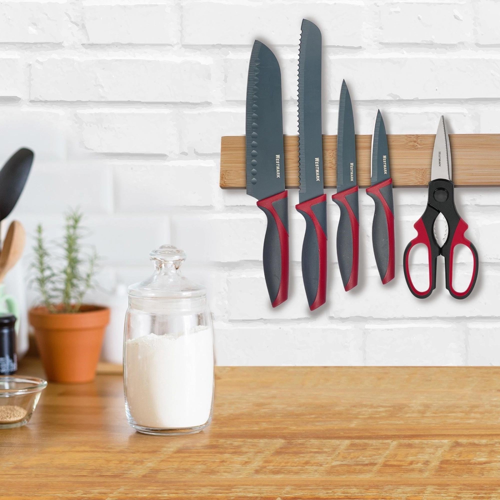 Magnetische Messerleiste aus Naturholz von Westmark, perfekt für eine sichere und elegante Messeraufbewahrung in Ihrer Küche.