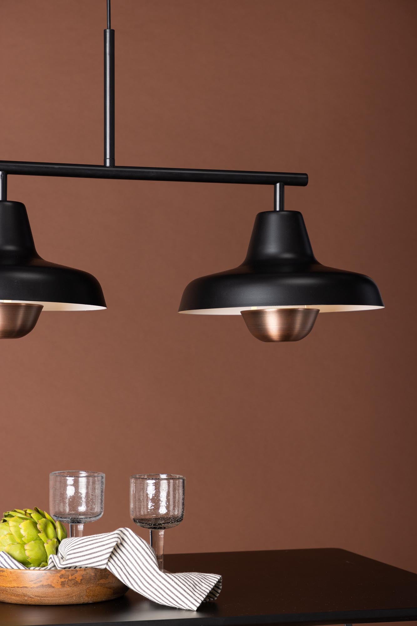 Stöten Pendelleuchte: Stilvolle Beleuchtung für moderne Räume.