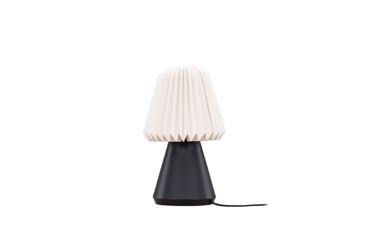 Fjällen Tischlampe in Schwarz präsentiert im Onlineshop von KAQTU Design AG. Tischleuchte ist von Venture Home