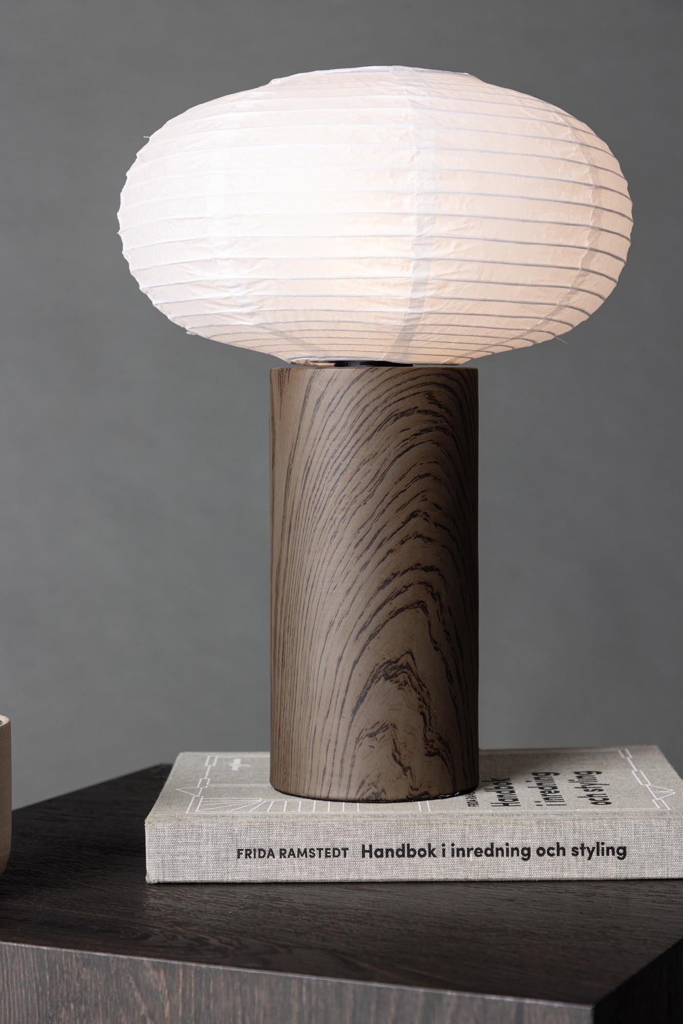 Hovfjället Tischlampe: Zeitlose Ästhetik für Ihr Zuhause.