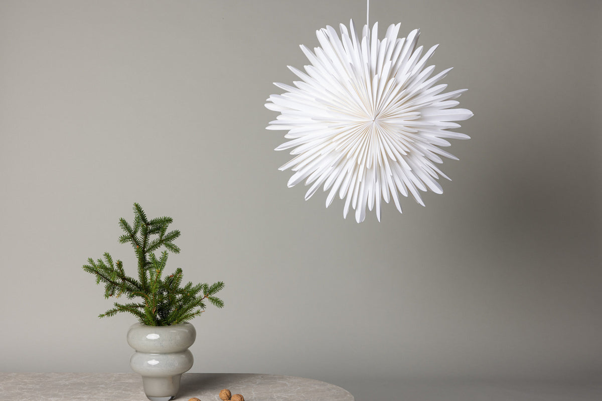 Siegel Pendelleuchte in Weiss präsentiert im Onlineshop von KAQTU Design AG. Pendelleuchte ist von Venture Home