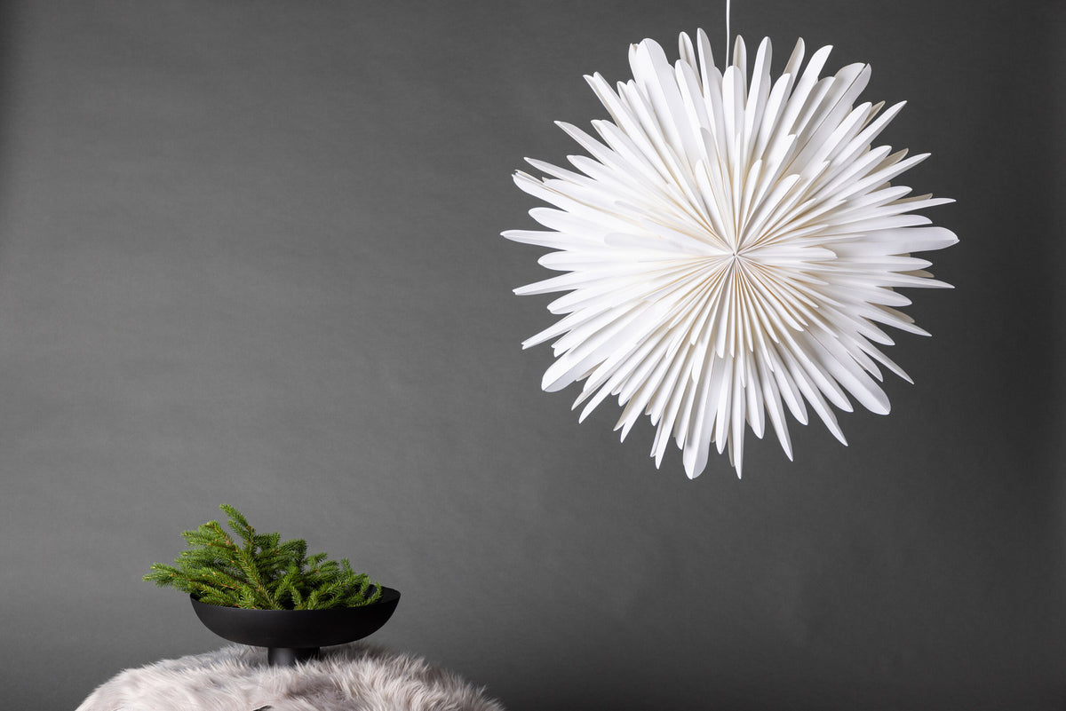 Siegel Pendelleuchte in Weiss präsentiert im Onlineshop von KAQTU Design AG. Pendelleuchte ist von Venture Home