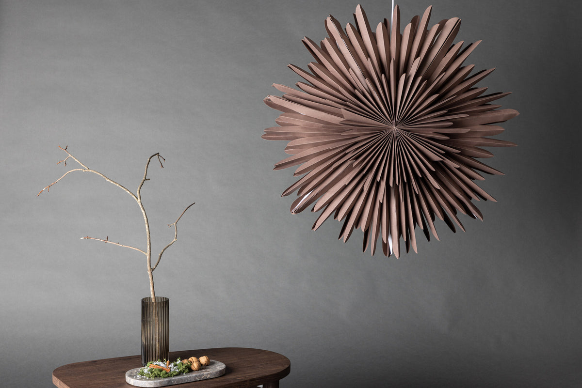Siegel Pendelleuchte in Greige präsentiert im Onlineshop von KAQTU Design AG. Pendelleuchte ist von Venture Home