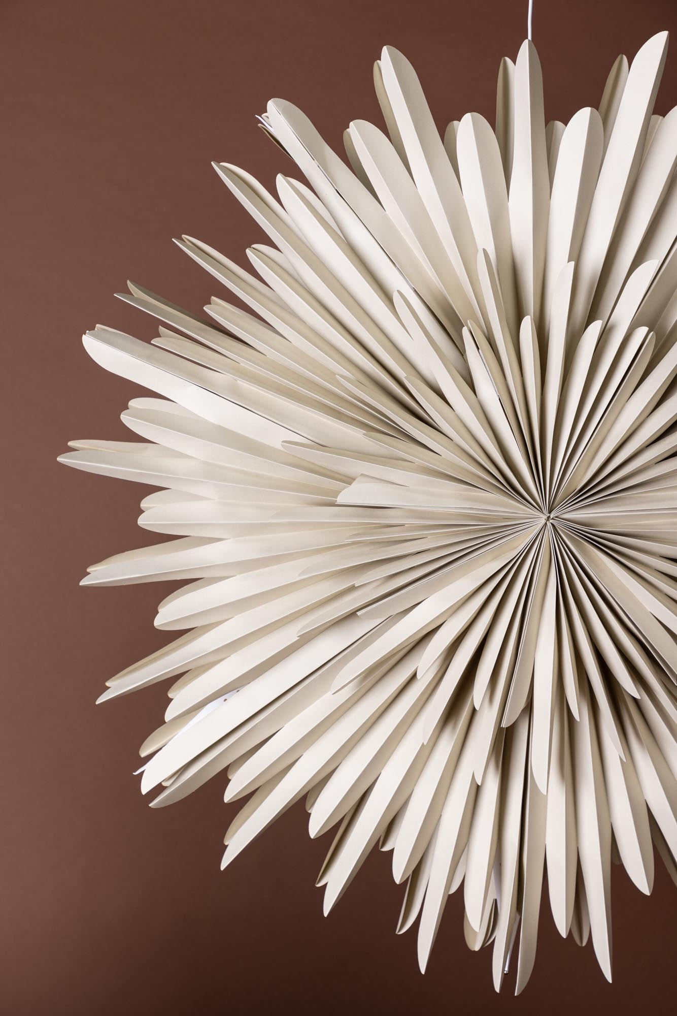 Faszinierende Siegel Pendelleuchte von Venture Home: Ein kunstvoller Papierstern für festliche Stimmung und ganzjährige Eleganz in Ihrem Zuhause.