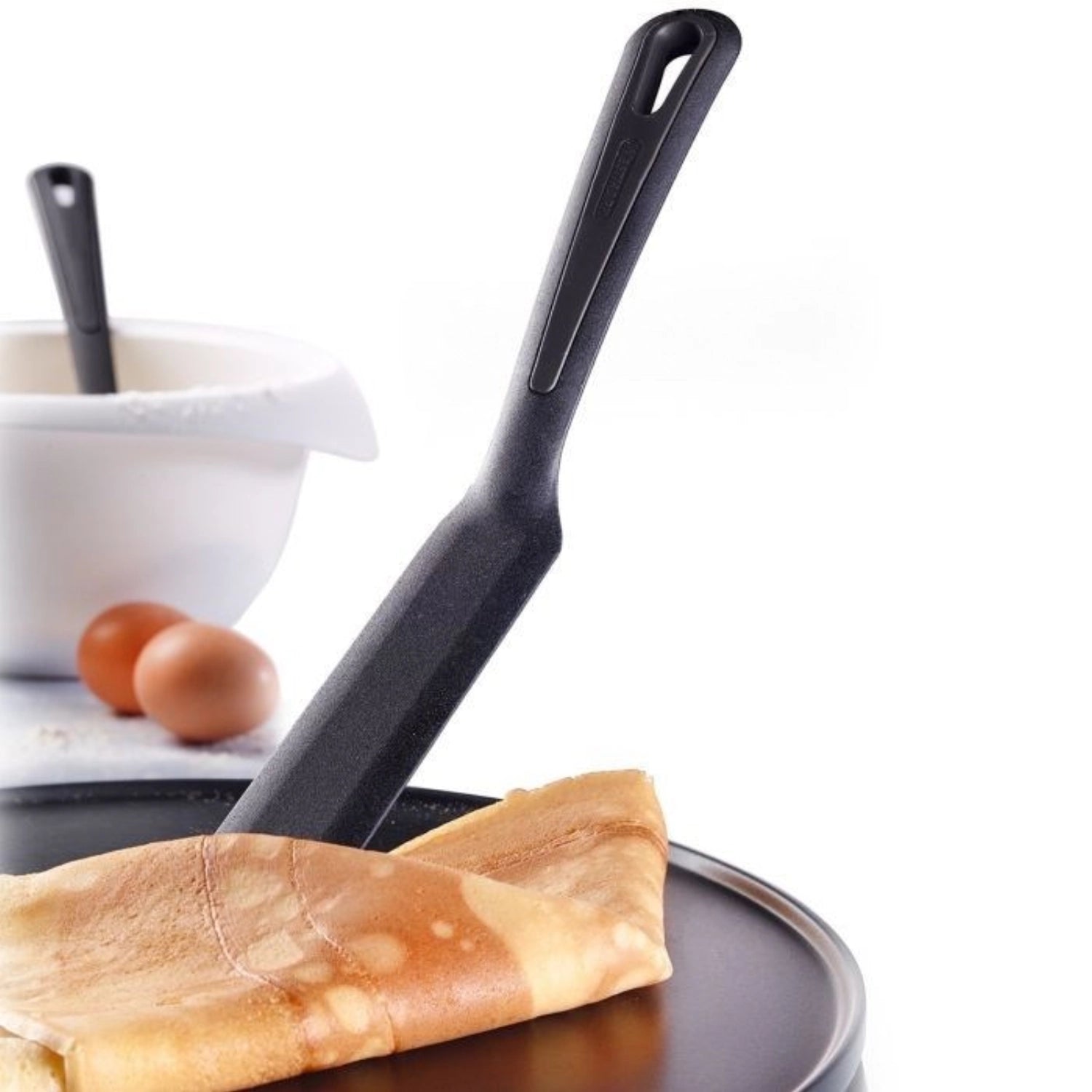 Erleben Sie mit dem Crêpes-Spatel Gentle Plus von Westmark müheloses Wenden und Servieren von Crêpes. Hitzebeständig, ergonomisch und spülmaschinenfest!