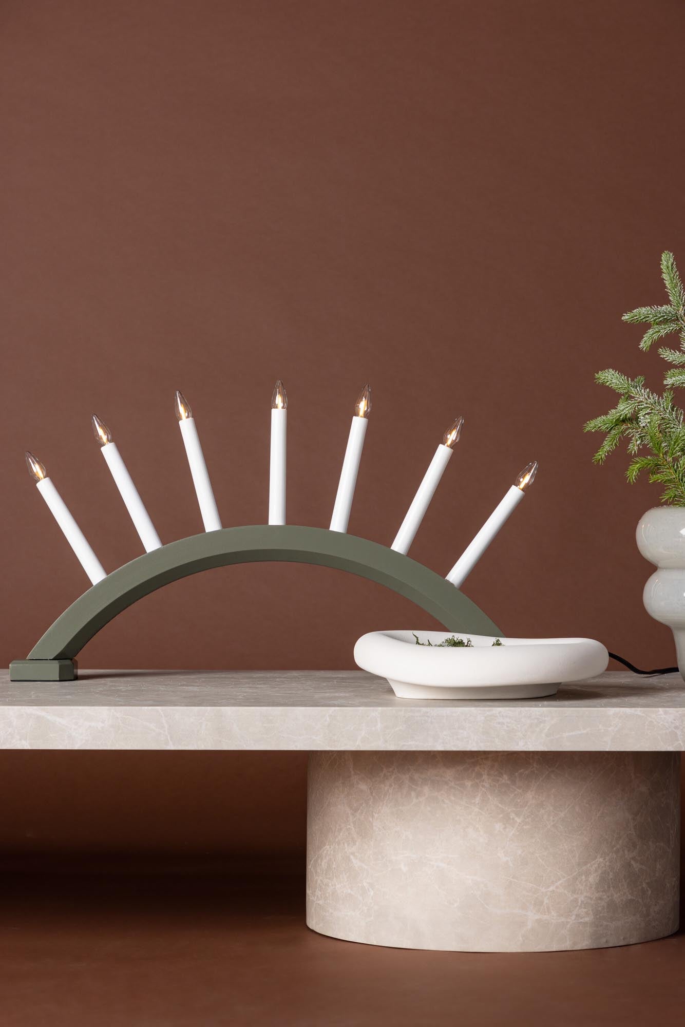 Kebnekaise Tischleuchte: Stilvolle Beleuchtung im skandinavischen Look.