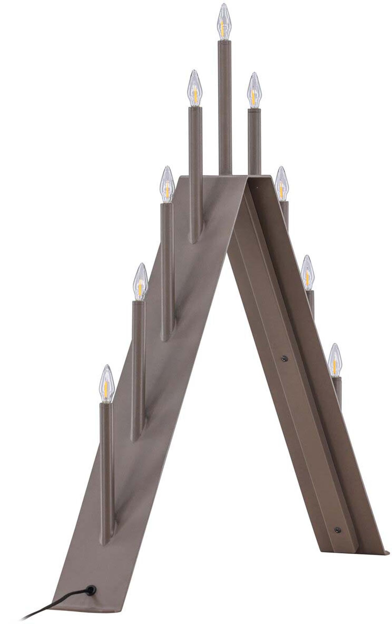 Entdecken Sie die Åre Tischlampe von Venture Home – ein stilvolles Lichtobjekt, das nordische Eleganz und festliche Atmosphäre in Ihr Zuhause bringt.