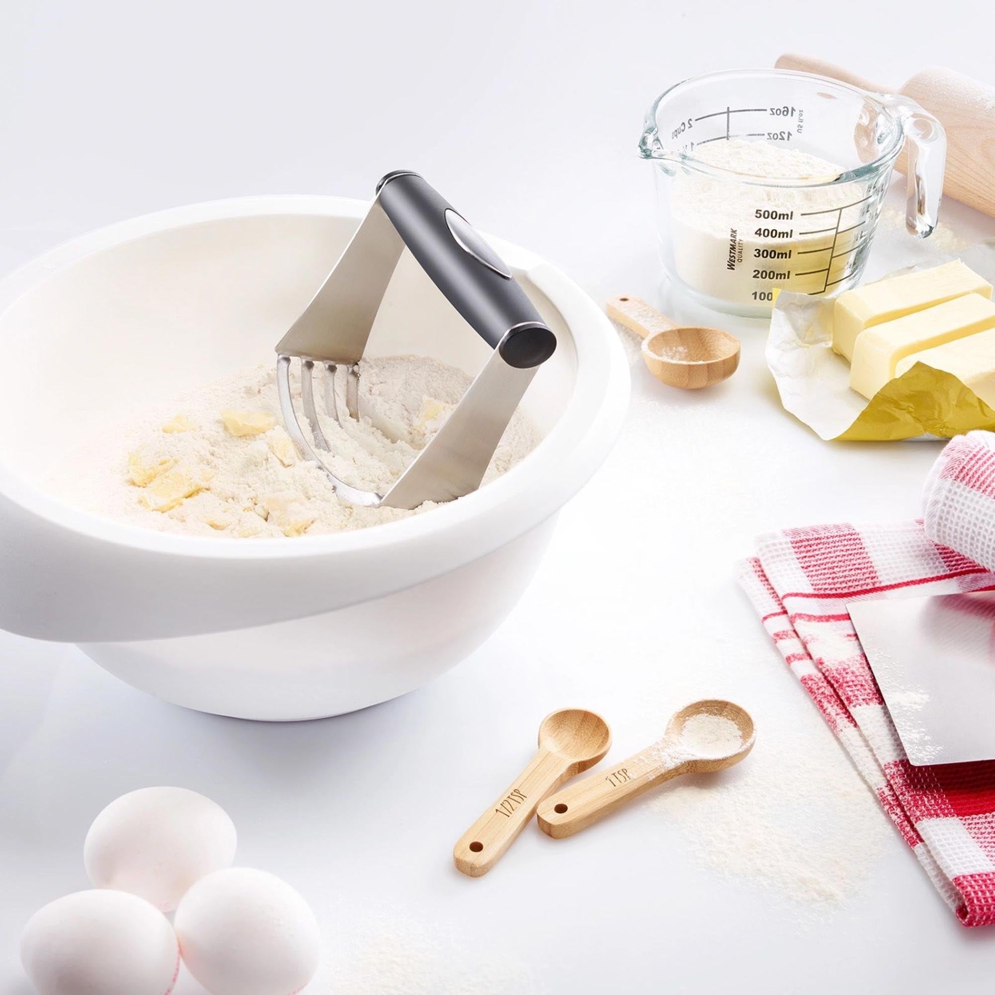 Robuster Teigmischer aus Edelstahl von Westmark, perfekt für schnelles und einfaches Teigmischen in der Küche.