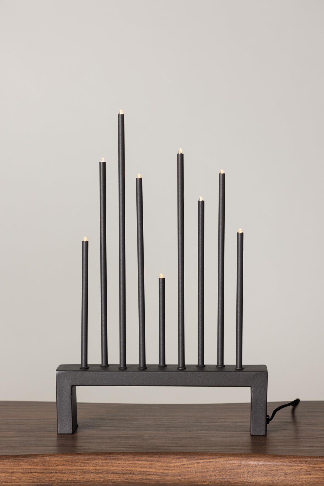 Vallåsen Tischlampe: Modernes Design trifft auf funktionale Eleganz.