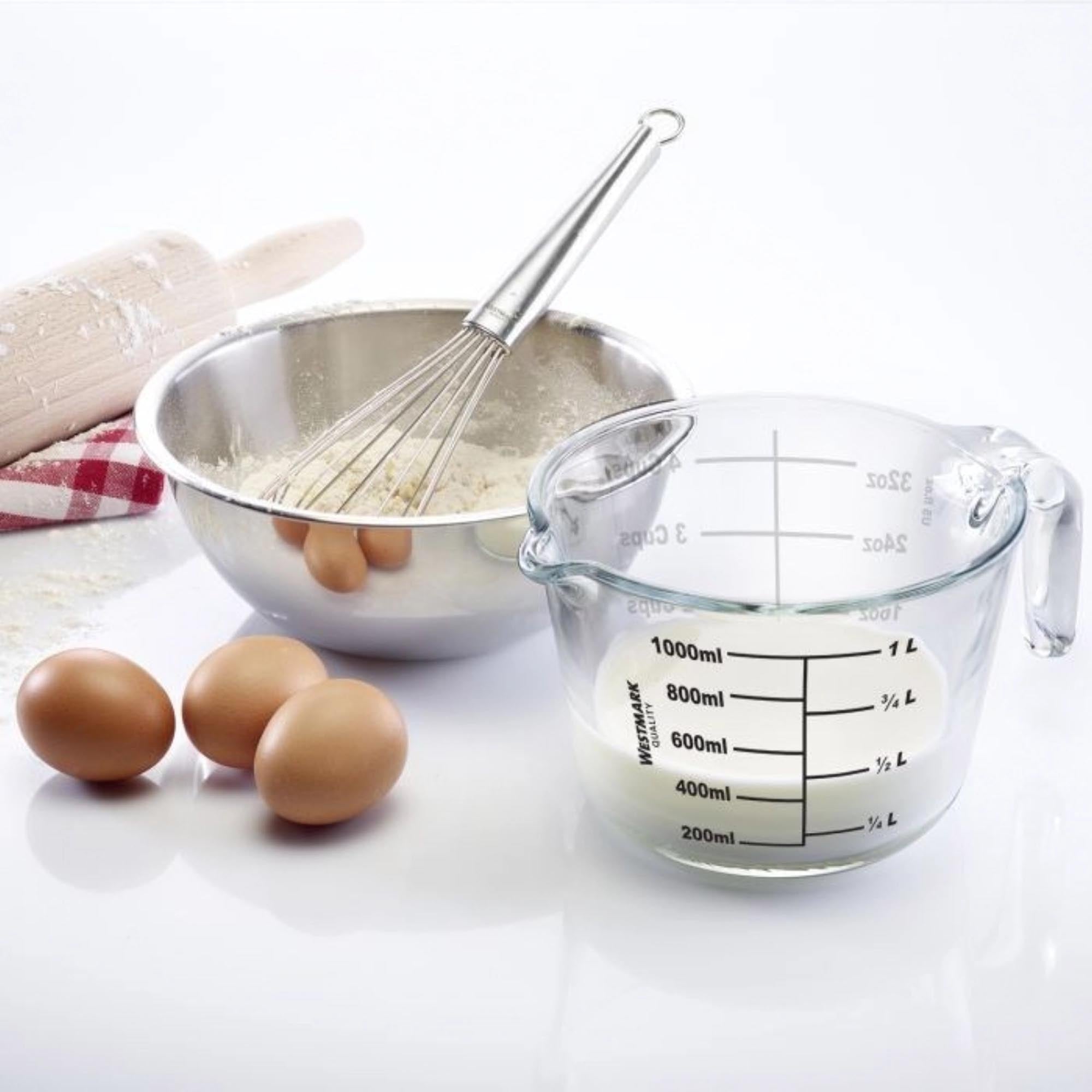 Hitzebeständige 1-Liter-Messkanne aus Borosilikatglas mit präziser Skala, ideal für Küche und Backen, von Westmark.