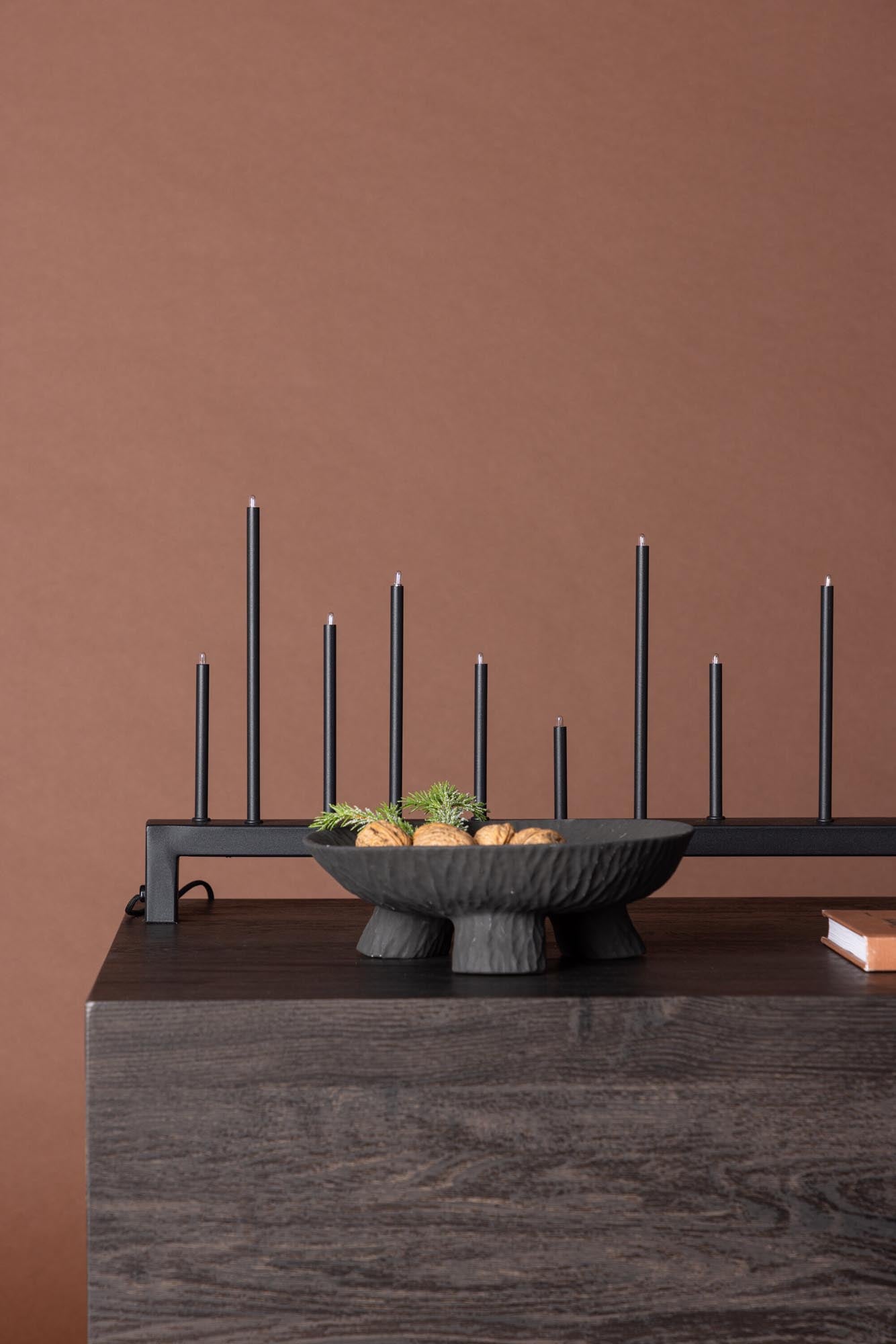 Stilvolle Hoforsbacken Tischlampe von Venture Home für Ihr Zuhause.