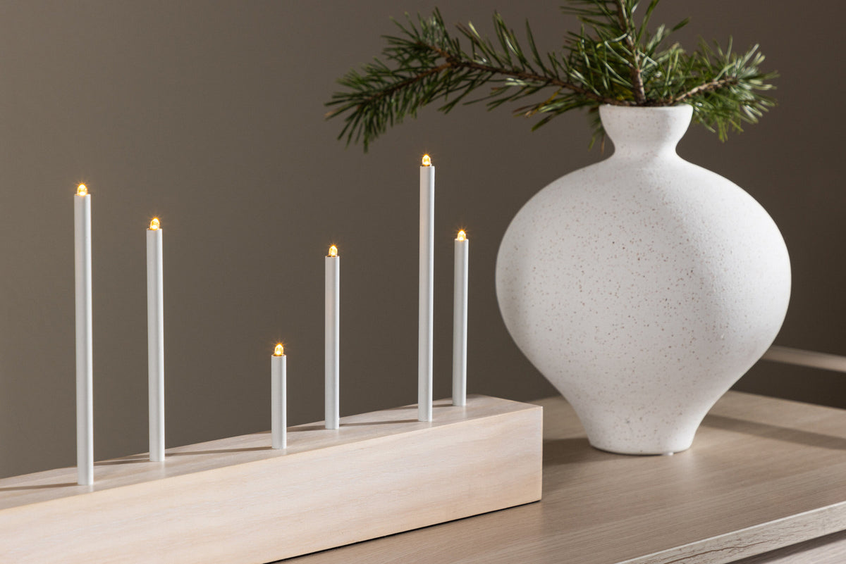 Kungsberget Tischleuchte in Tünchen präsentiert im Onlineshop von KAQTU Design AG. Tischleuchte ist von Venture Home