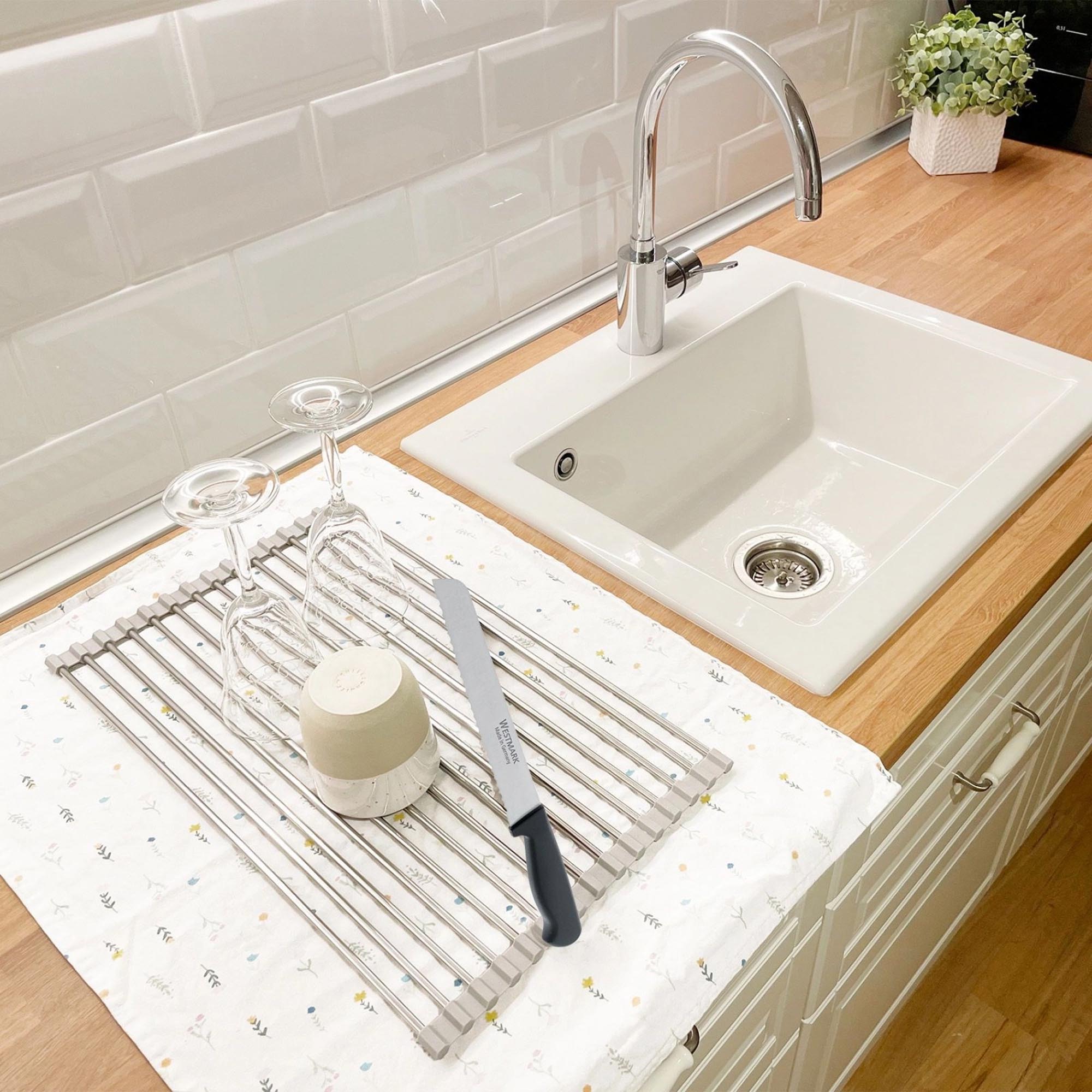 Rutschfeste Abtropfmatte von Westmark, ideal für Geschirr und Gläser, pflegeleicht, modernes Design, praktisch und vielseitig.