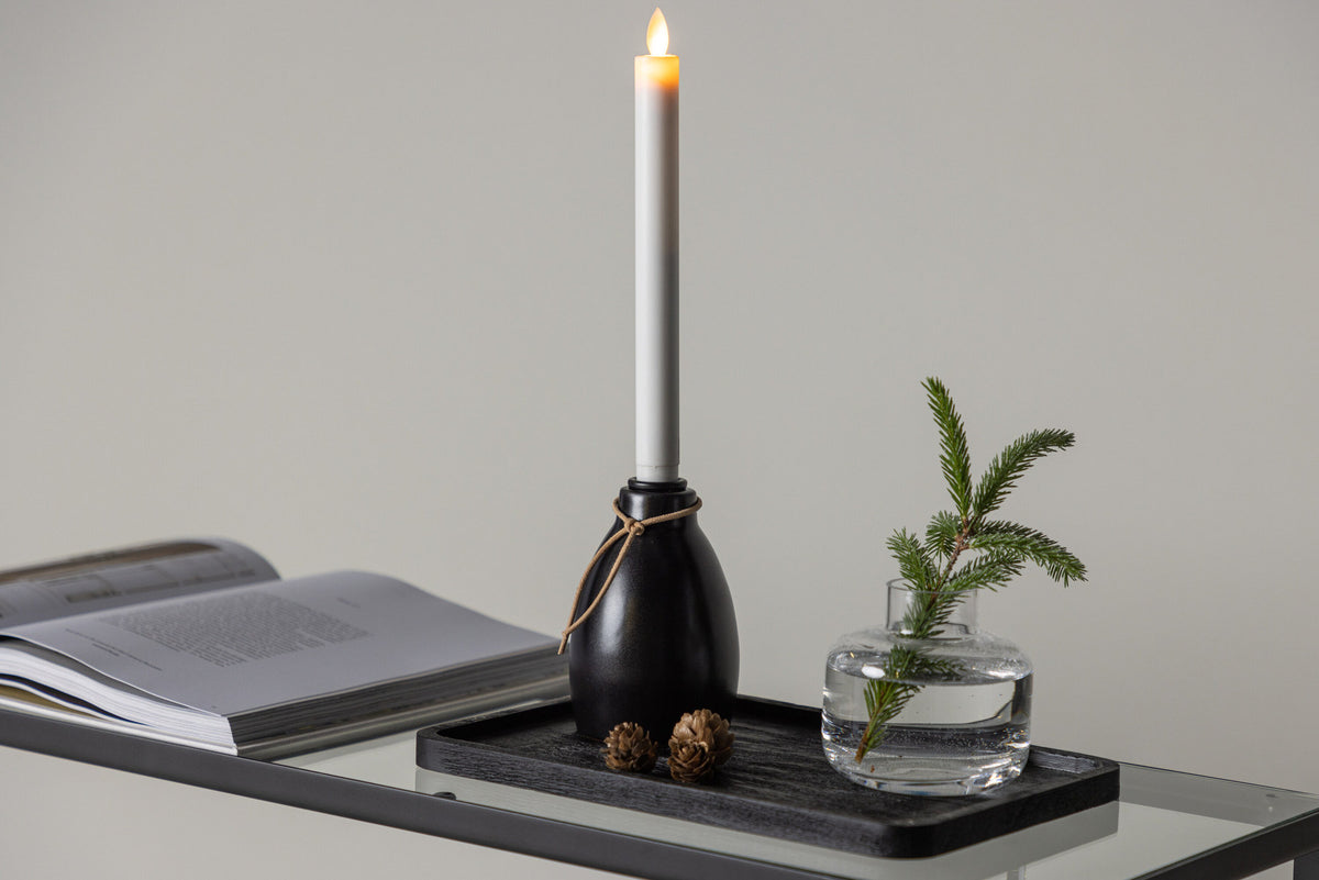 Ulricehamn Kerzenhalter in Schwarz präsentiert im Onlineshop von KAQTU Design AG. Kerzenständer ist von Venture Home