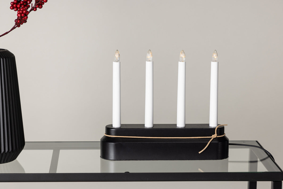 Näsfjället Kerzenhalter in Schwarz präsentiert im Onlineshop von KAQTU Design AG. Weihnachtszubehör ist von Venture Home