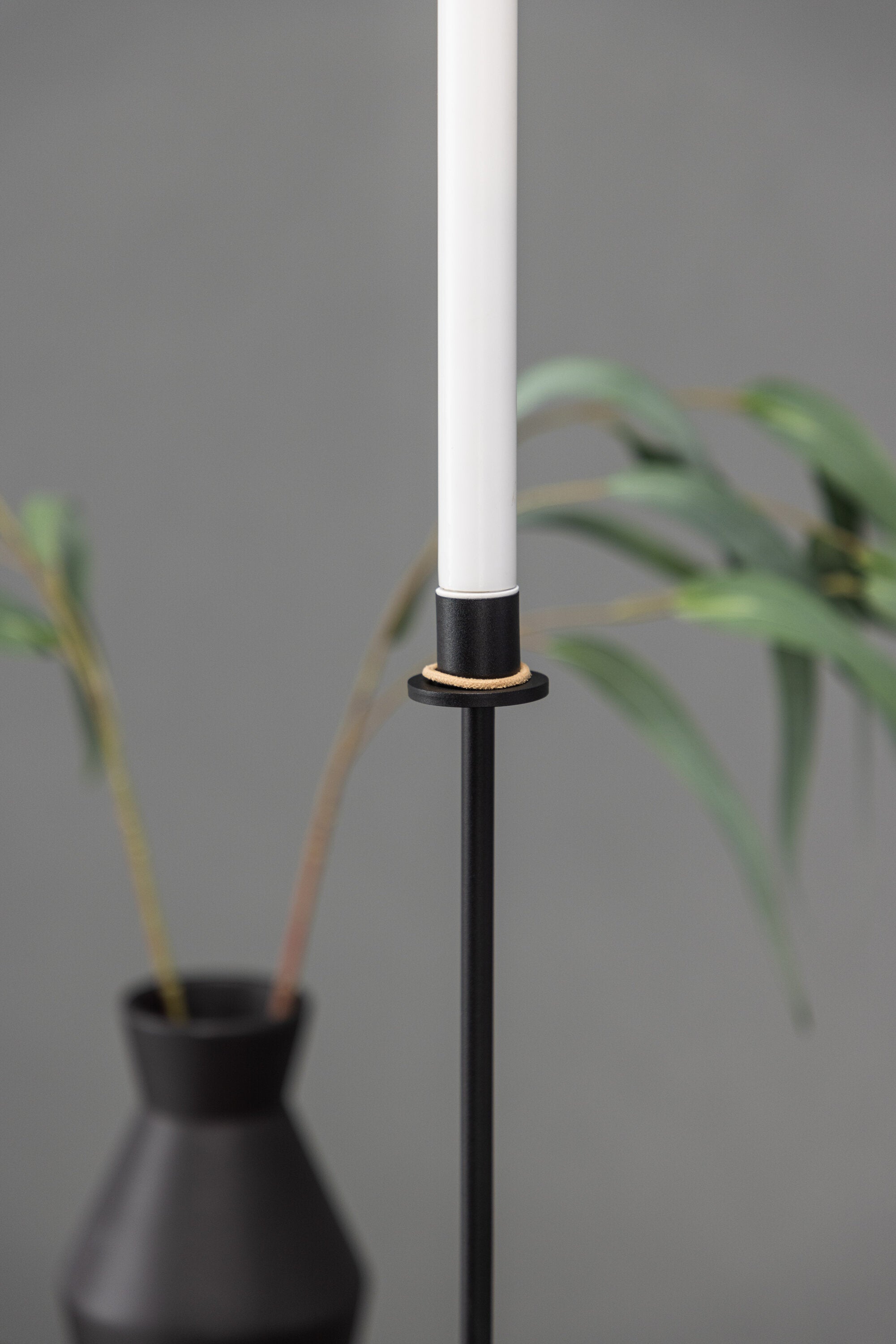 Högehall Kerzenständer in Schwarz präsentiert im Onlineshop von KAQTU Design AG. Kerzenständer ist von Venture Home