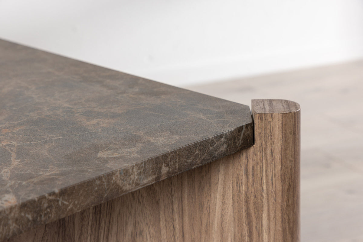 Rogaland Coffee Tisch in Braun präsentiert im Onlineshop von KAQTU Design AG. Beistelltisch ist von Venture Home