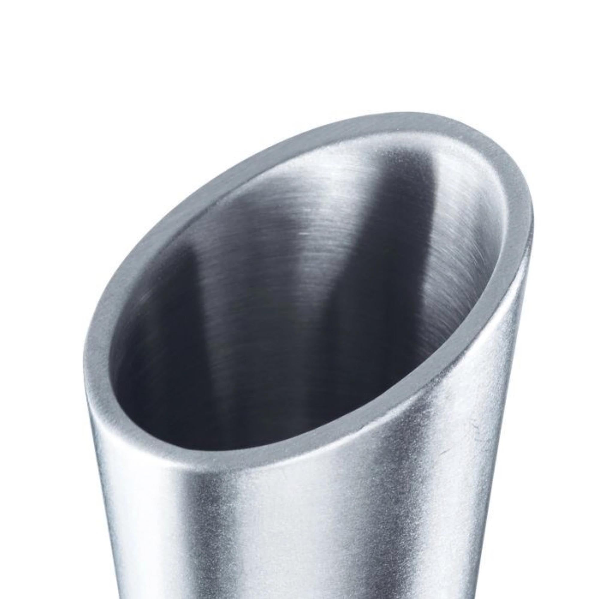 Der Weinausgiesser Lino von Westmark, Monopol Edition, ermöglicht tropffreies und elegantes Einschenken von Wein.