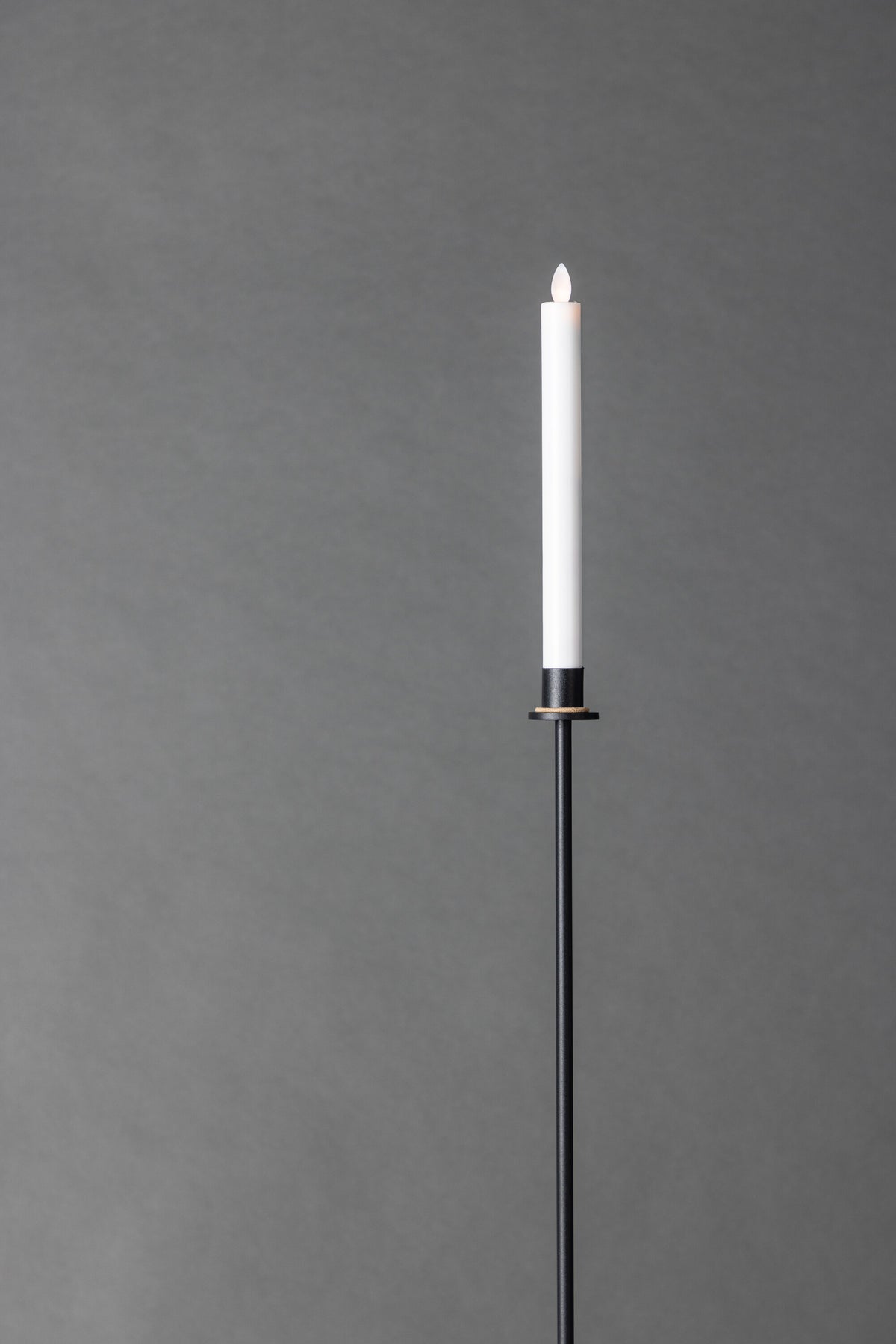 Högehall Kerzenständer in Schwarz präsentiert im Onlineshop von KAQTU Design AG. Kerzenständer ist von Venture Home