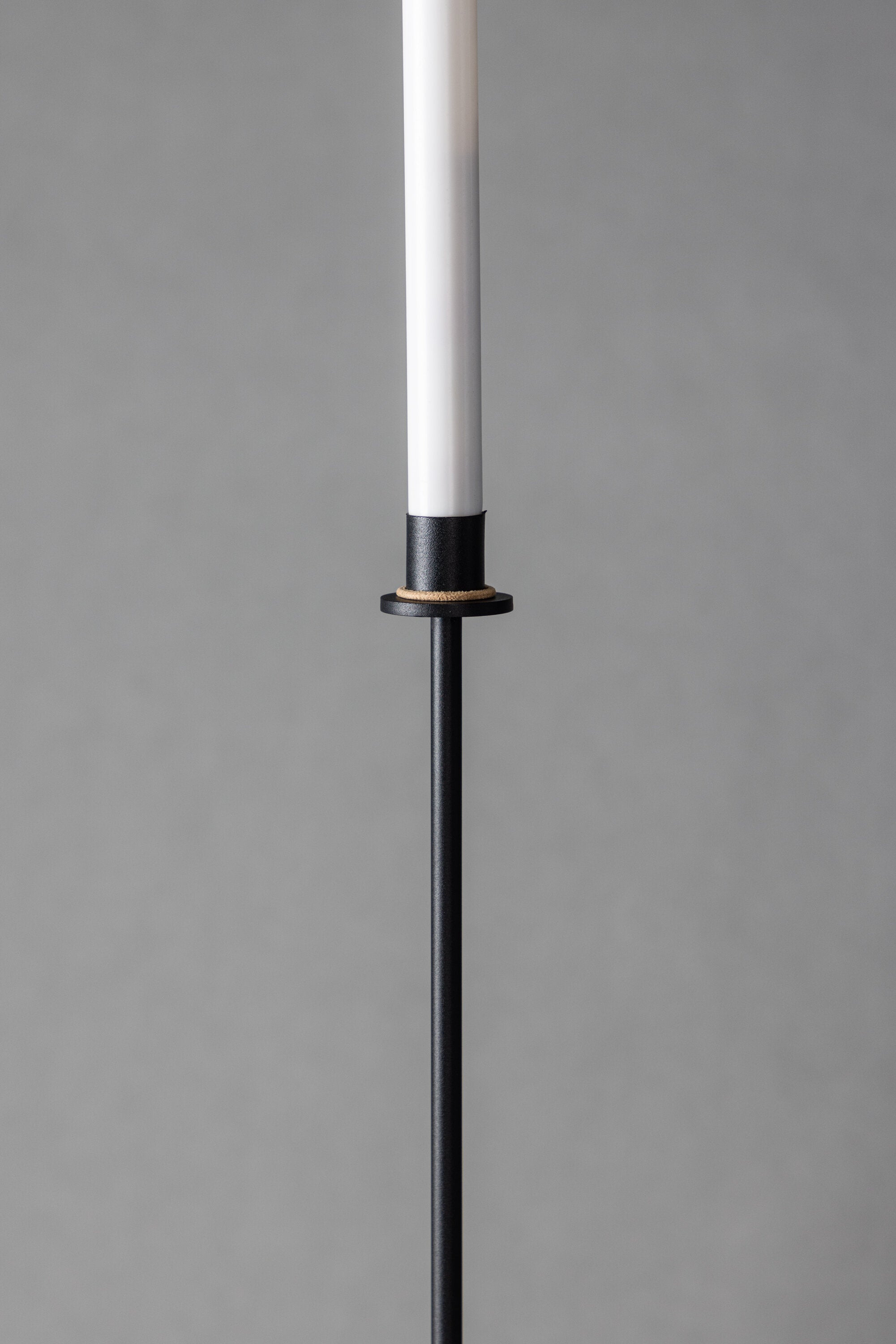 Högehall Kerzenständer in Schwarz präsentiert im Onlineshop von KAQTU Design AG. Kerzenständer ist von Venture Home