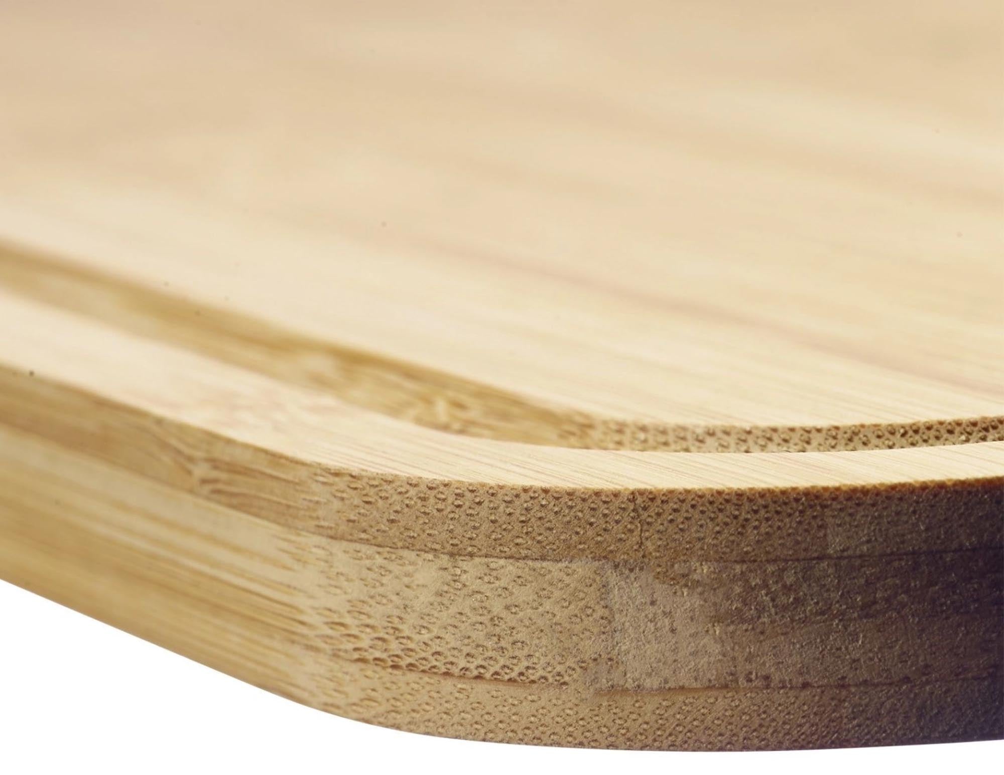 Kompaktes Schneidebrett (28x15cm) von Westmark mit praktischer Saftrille, ideal für sauberes Arbeiten und präzises Schneiden in der Küche.