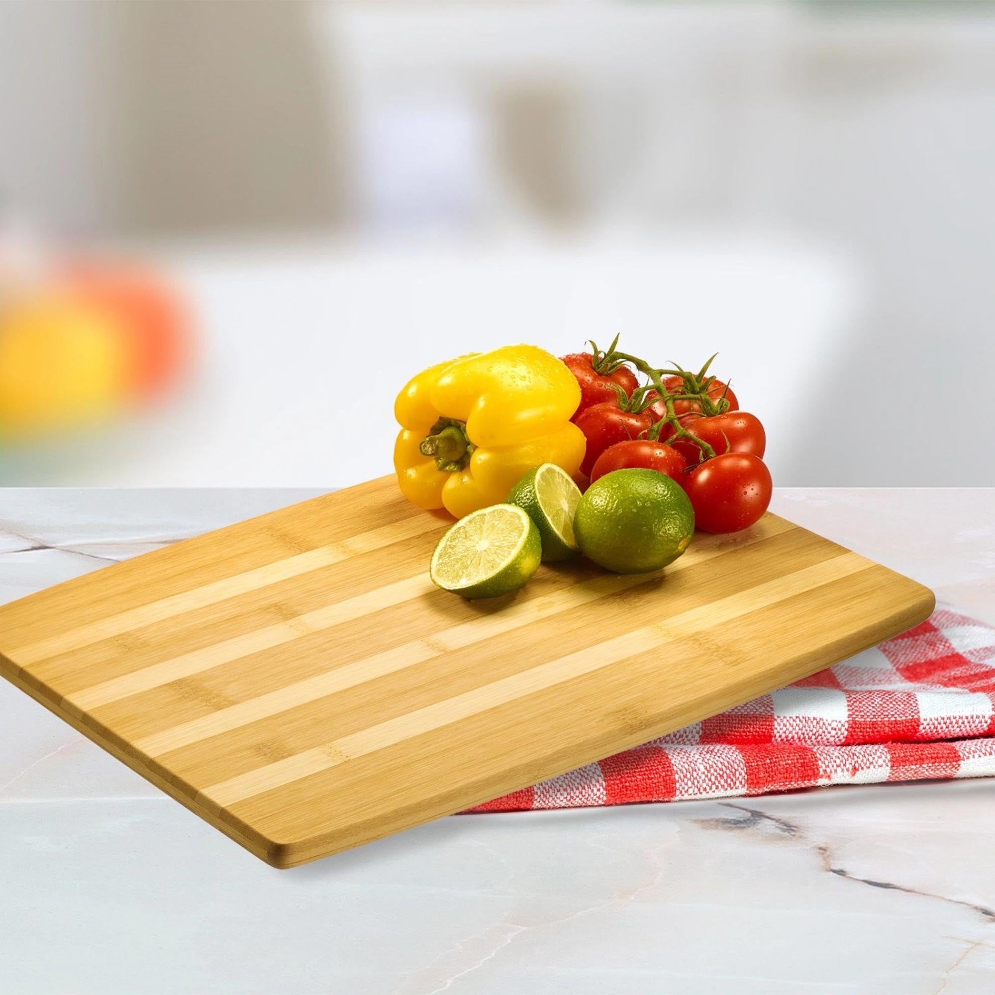 Hochwertiges Bambus-Schneidebrett, 50x35 cm, robust, umweltfreundlich, ideal für präzises Schneiden und vielseitige Küchenaufgaben.