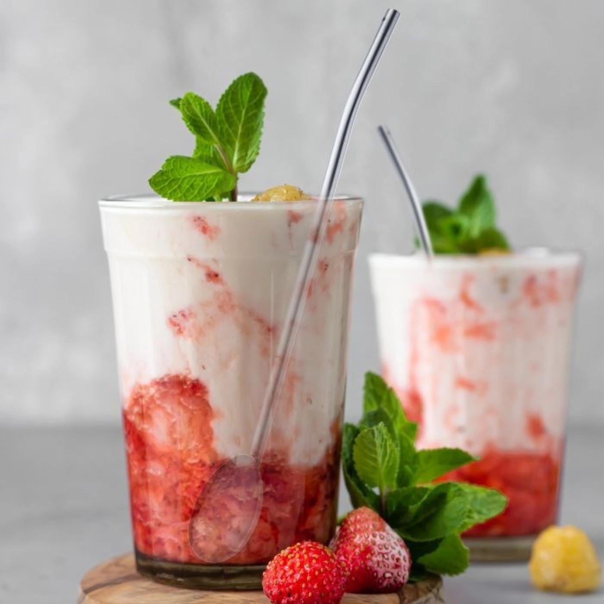 Praktisches Set: 4 Trinkhalmlöffel und Reinigungsbürste von Westmark, ideal für Cocktails, Smoothies und mehr, einfach zu reinigen.