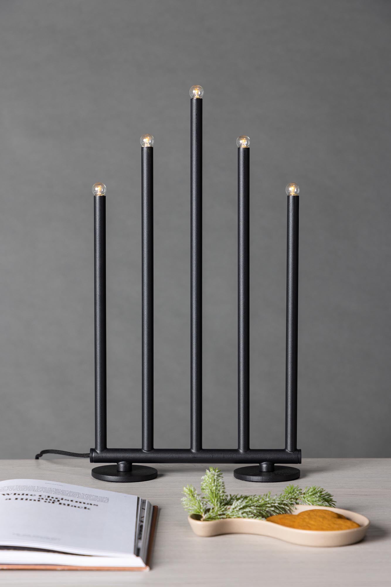 Björnfjället Tischlampe: Stilvolle Beleuchtung mit Dimmfunktion für festliche Stimmung und elegantes Design in jedem Raum.