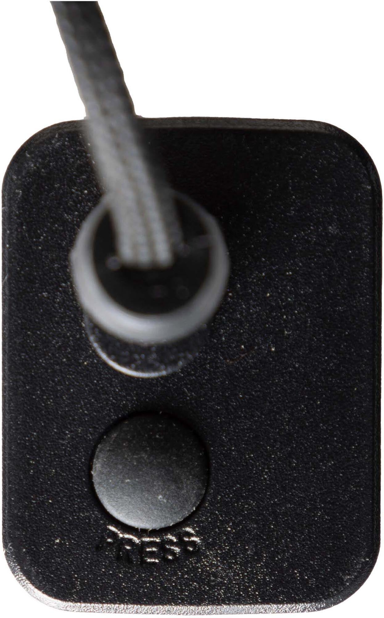 Björnfjället Tischlampe: Elegante Lichtquelle mit Dimmfunktion für festliche Atmosphäre und zeitloses Design in jedem Raum.