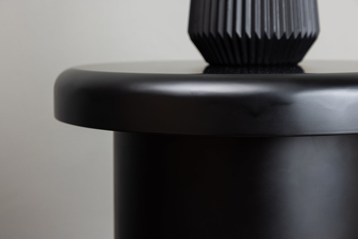 Namsos Beistelltisch in Schwarz präsentiert im Onlineshop von KAQTU Design AG. Beistelltisch ist von Venture Home