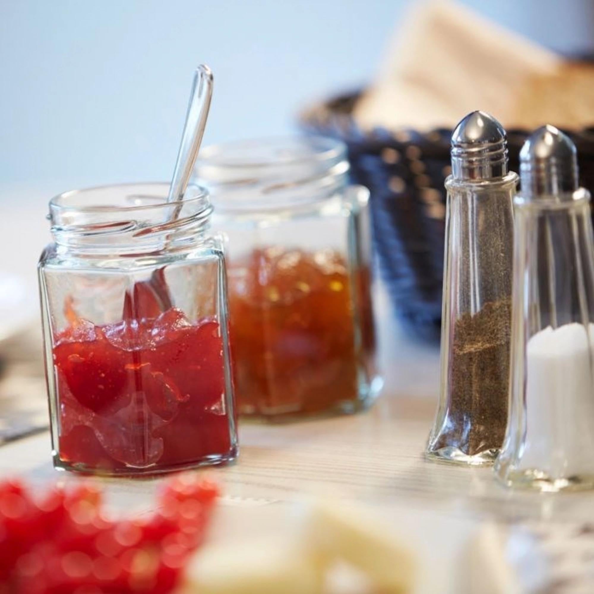 Stilvolles 2-teiliges Set Salz- und Pfefferstreuer von Westmark, perfekt für den Tisch, modernes Design, funktional und langlebig.