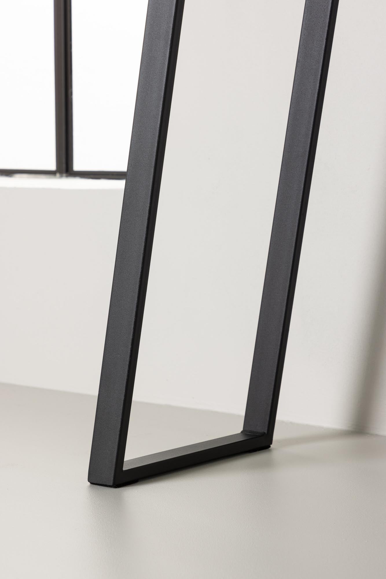 Moderner Horten Schreibtisch von Venture Home für stilvolles Arbeiten.