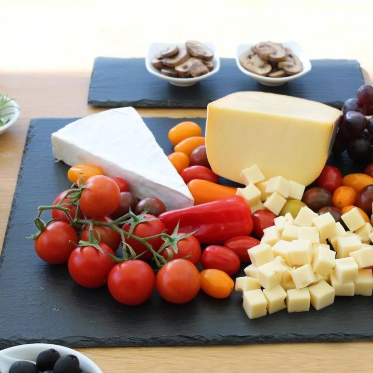 Naturschieferplatte Tapas u. Friends von Westmark, GN 1/1, ideal zum Servieren von Tapas und Snacks, stilvolles und funktionales Design.