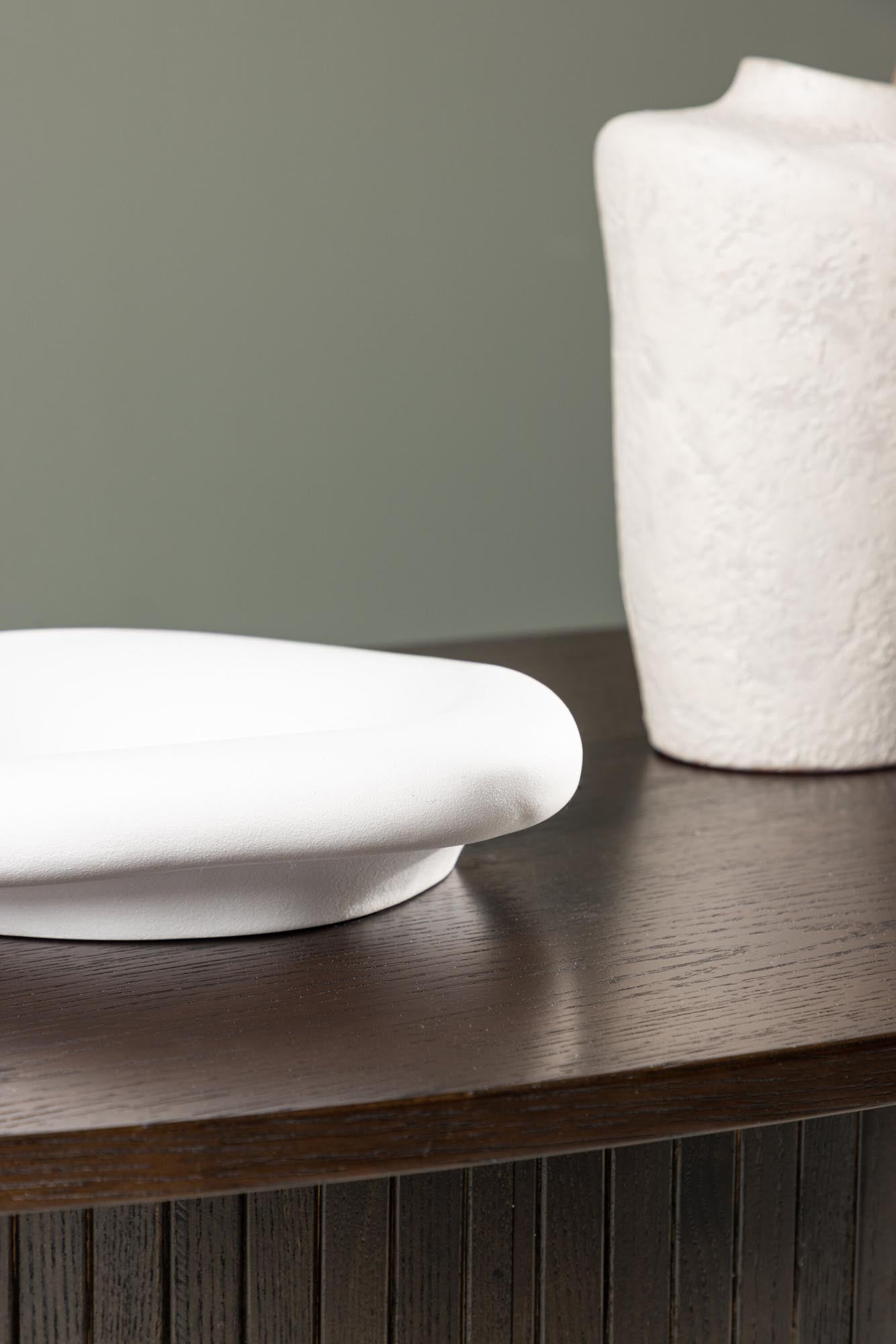 Bianca Coffee Tisch von Venture Home: Eleganter Tisch mit robustem Rippendesign, ideal für jedes Zuhause. Pflegeleicht und vielseitig einsetzbar.