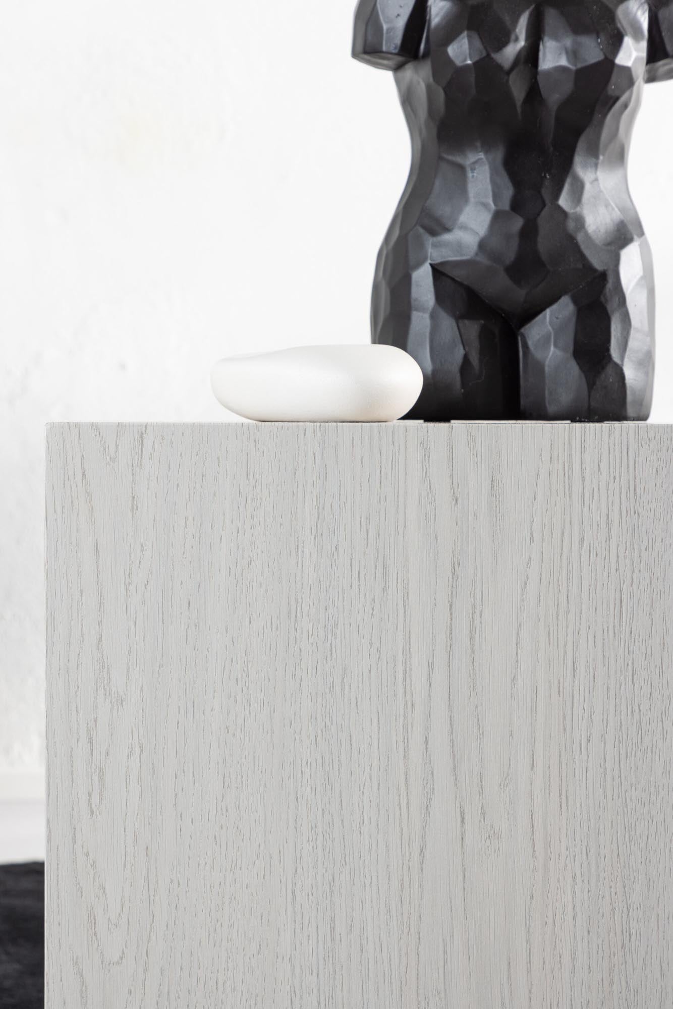 Entdecken Sie den York Coffee Tisch High von Venture Home – ein stilvoller, pflegeleichter Tisch in Mocca, perfekt für jedes Wohnzimmer.