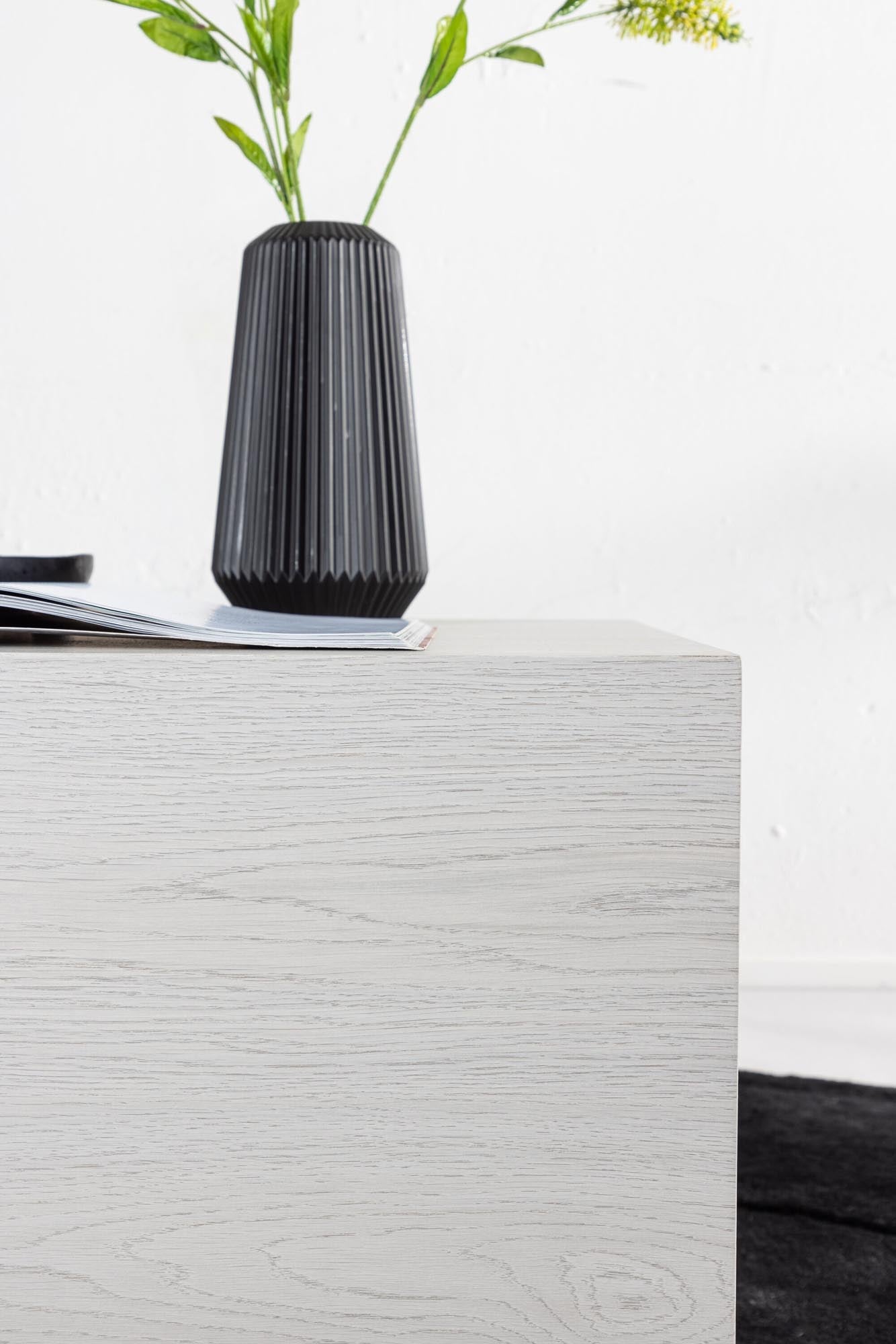 York Coffee Tisch Low von Venture Home: Stilvoller Beistelltisch für jeden Raum, ideal für Getränke und Deko. Modernes Design, langlebig und vielseitig.