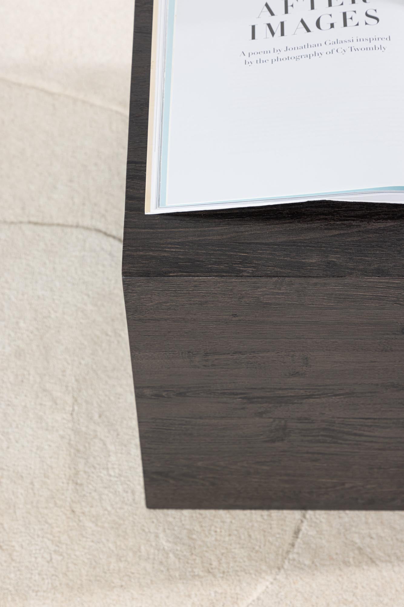 Eleganter York Coffee Tisch Low: Stilvoller Mittelpunkt für Ihr Zuhause.