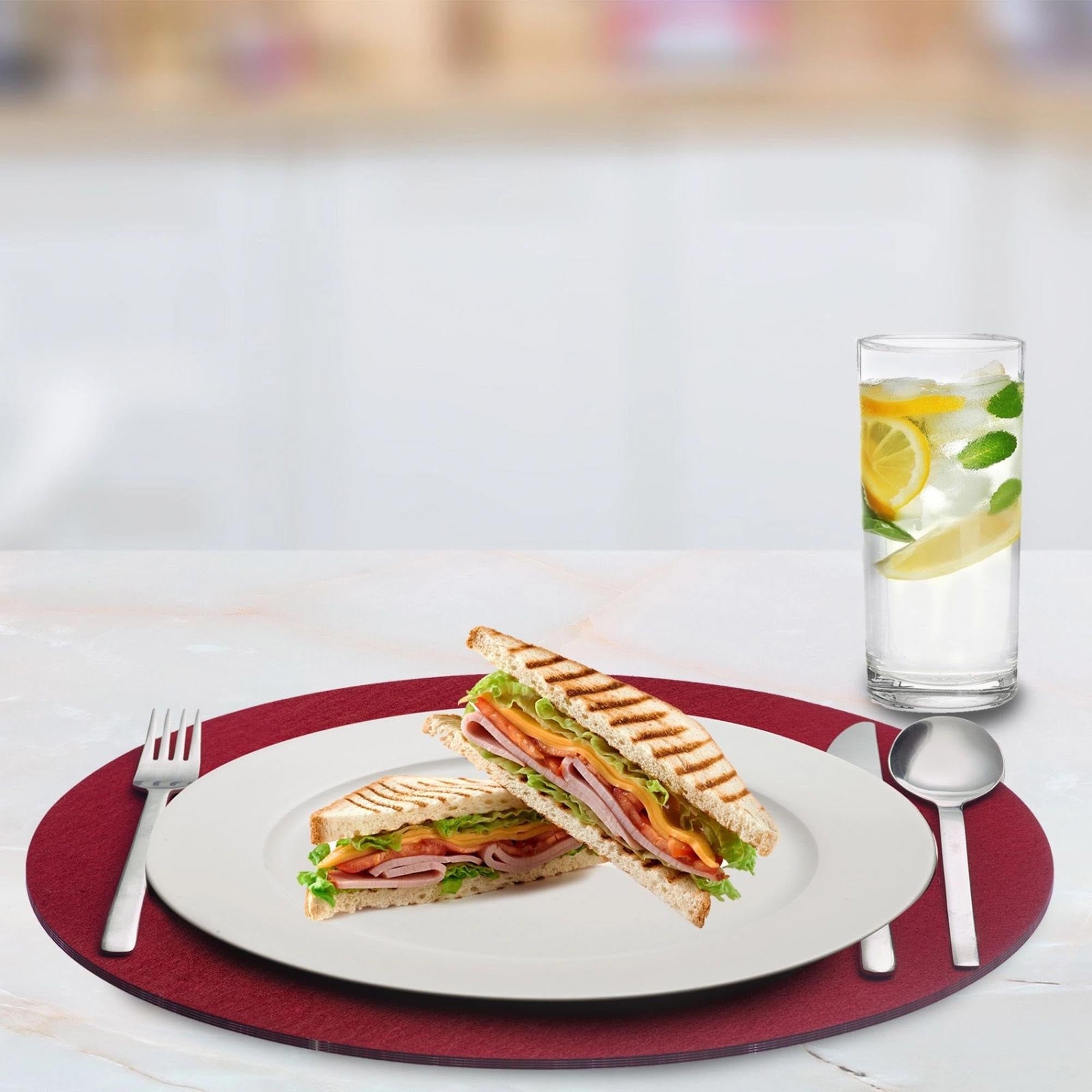 4er-Set runde Tischsets von Westmark, 35 cm, in stilvollem Rot. Perfekt für Tischdekoration und Schutz vor Kratzern und Flecken.