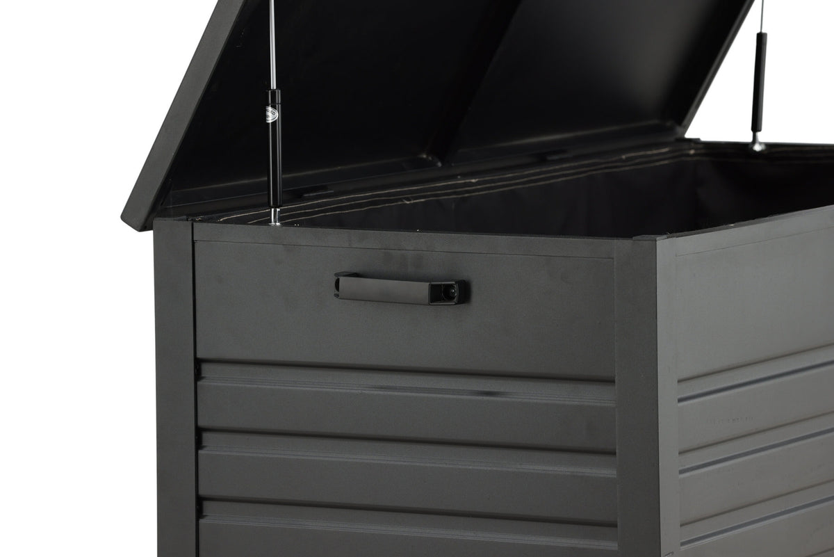 Elsa Kissenbox in Black präsentiert im Onlineshop von KAQTU Design AG. Outdoor Zubehör ist von Venture Home