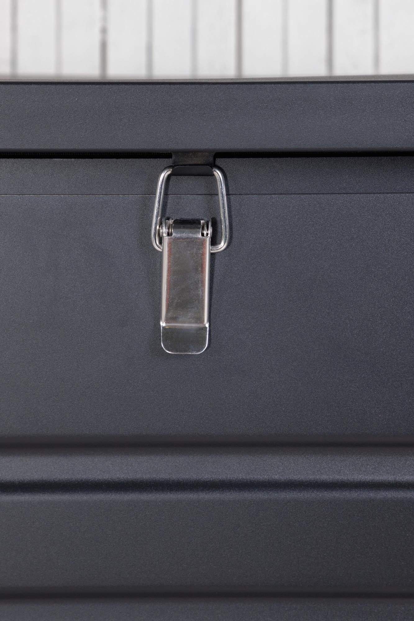 Die Tiana Kissenbox von Venture Home bietet stilvolle Aufbewahrung für Kissen und Gartenaccessoires, ideal für Terrasse und Outdoor.