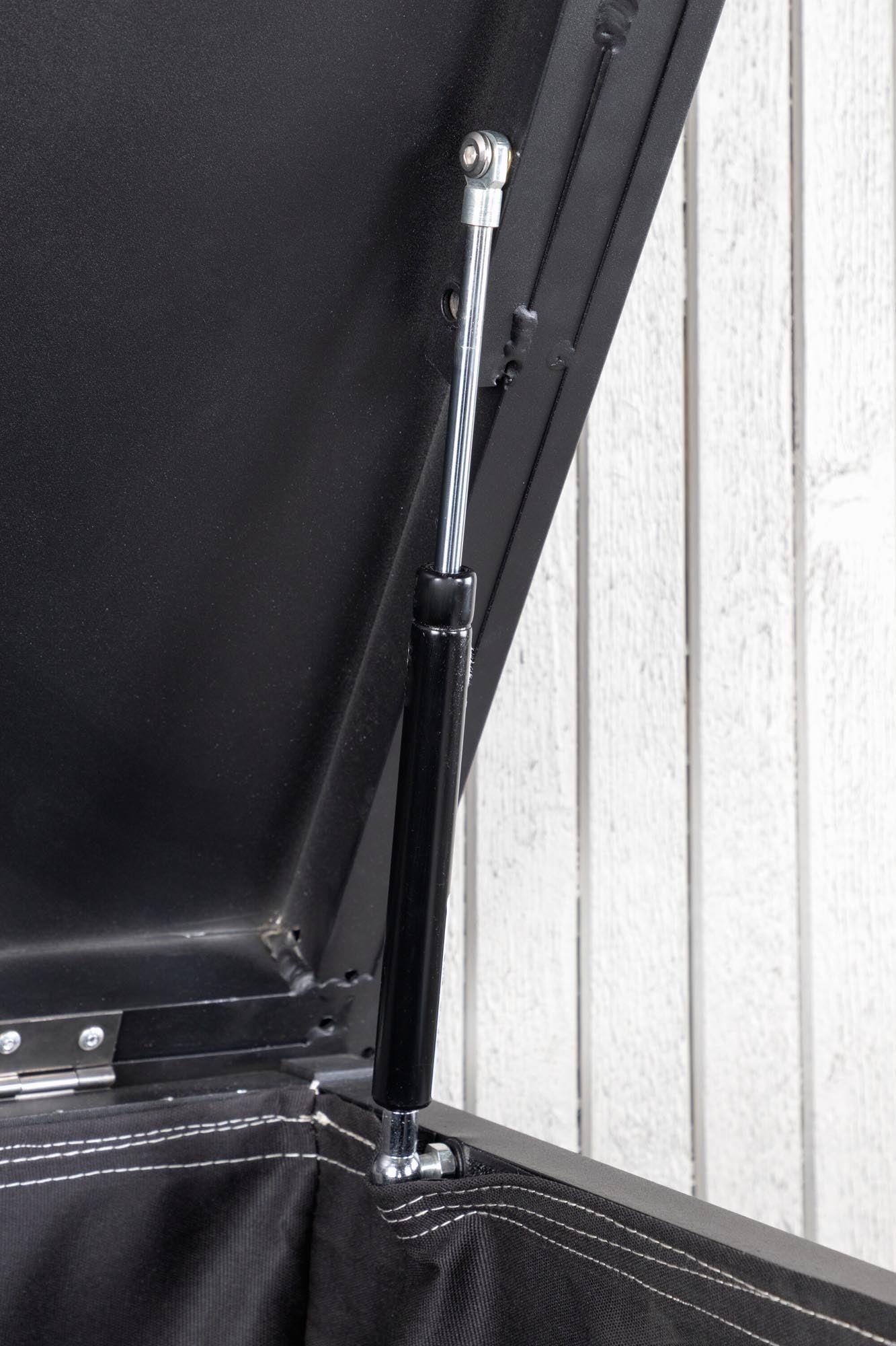 Die Tiana Kissenbox von Venture Home ist eine elegante Lösung zur Aufbewahrung von Kissen und Zubehör für Garten und Terrasse.